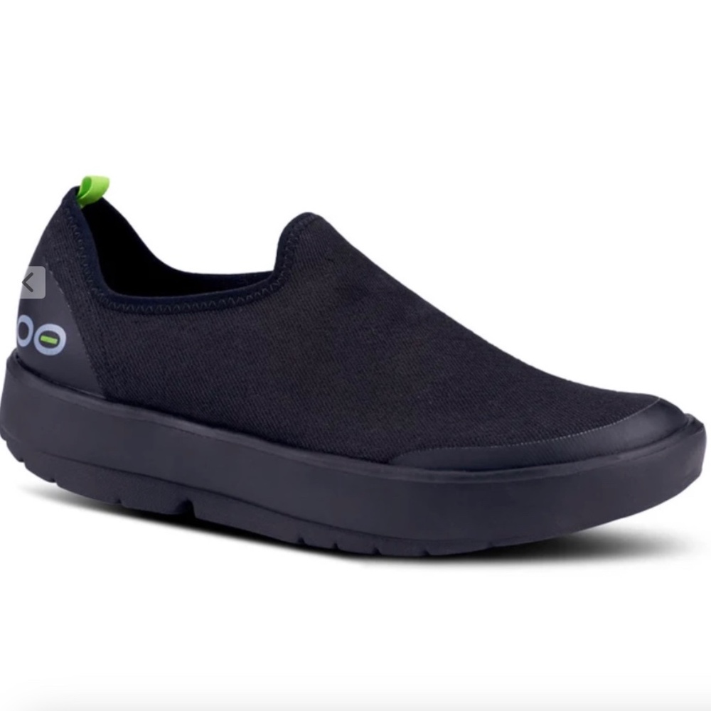 NEW OOFOS OOMG EEZEE Low Black on Black Recovery Slip On Shoe 5072 EU 43 US 12